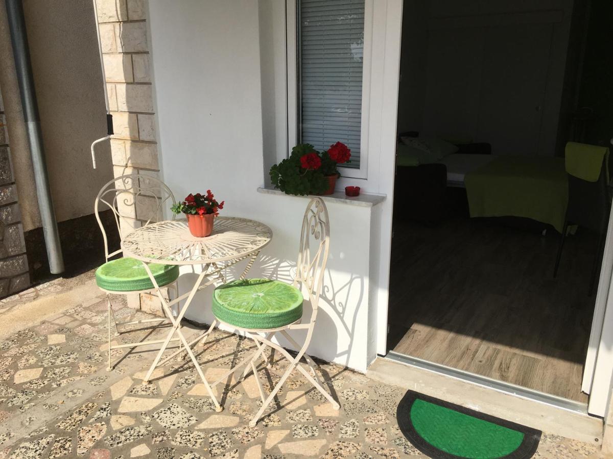 Ferienwohnung Studio Apartman Jojo Senj  Exterior foto